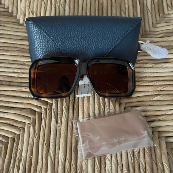 LOEWE Paula's Ibiza Dive Oversized Square-Frame Tortoiseshell Acetate Sunglasses - Picture 3 of 11